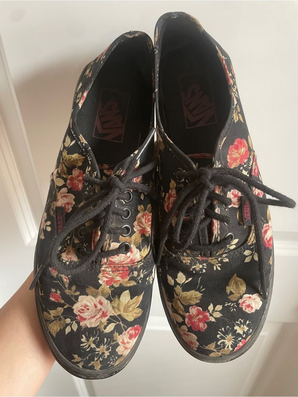 Vans Floral Canvas Lace-Up Sneakers Black Rose Print Low Top Shoes Size 7